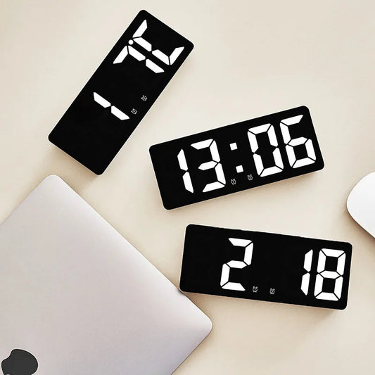 Budzik LED z Kontrolą Akustyczną – Nowoczesny Design dla Łatwego Odczytu 4