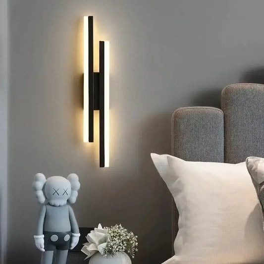 Nowoczesny Kinkiet LED Mosiężny – Eleganckie Oświetlenie Ścienne 1