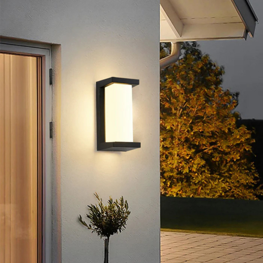 Nowoczesny Kinkiet Zewnętrzny z Czujnikiem – Elegancka Atmosfera Świetlna 0
