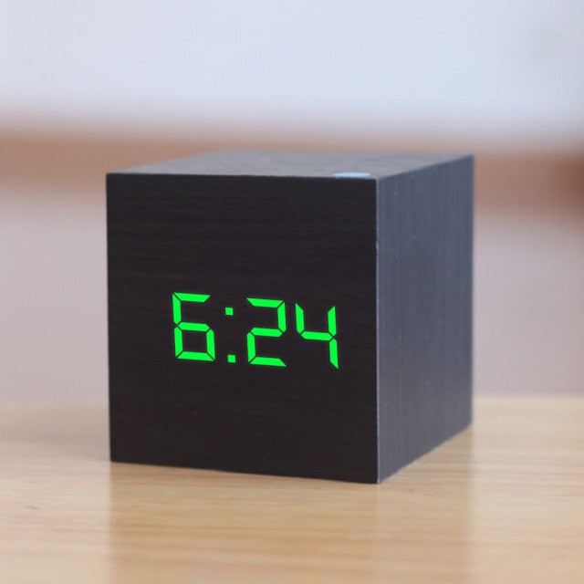 Cyfrowy Budzik LED Z Oświetleniem – Nowoczesne Funkcje i Kompaktowy Design 2