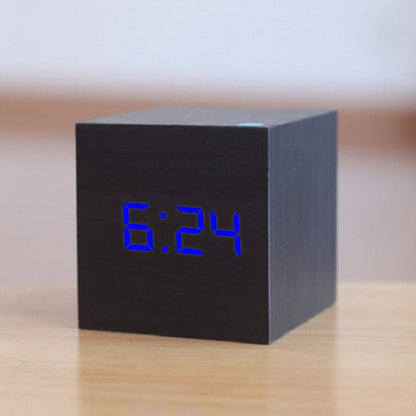 Cyfrowy Budzik LED Z Oświetleniem – Nowoczesne Funkcje i Kompaktowy Design 3