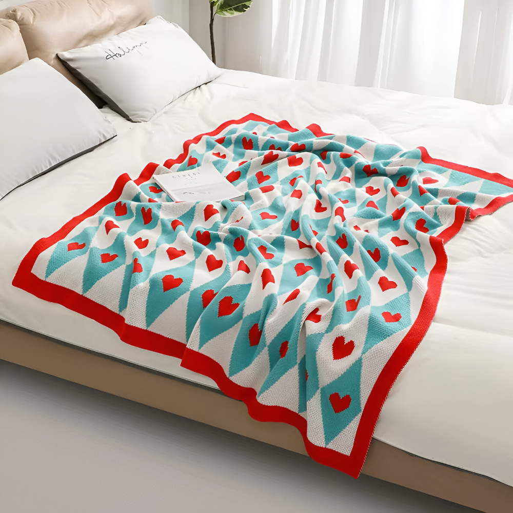 Koc Polarowy HeartiKnit w Kratę – Komfort i Elegancja w Twoim Wnętrzu 3