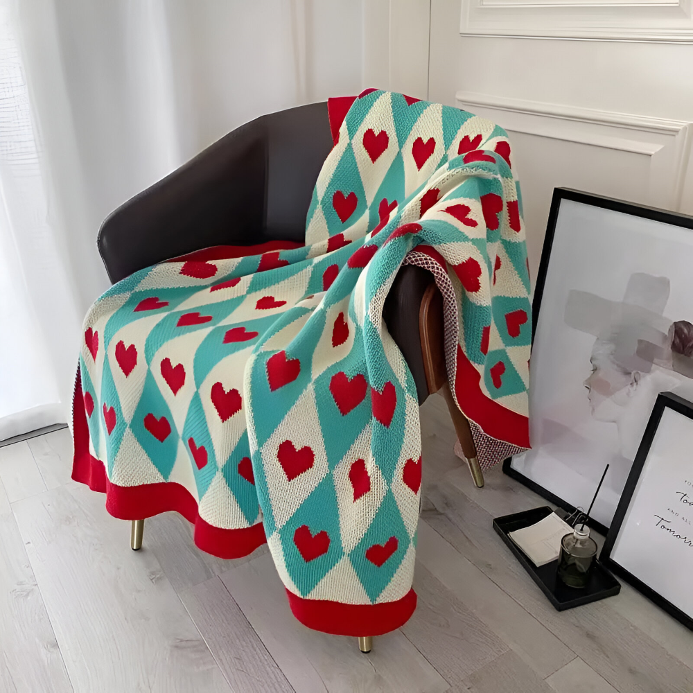 Koc Polarowy HeartiKnit w Kratę – Komfort i Elegancja w Twoim Wnętrzu 4