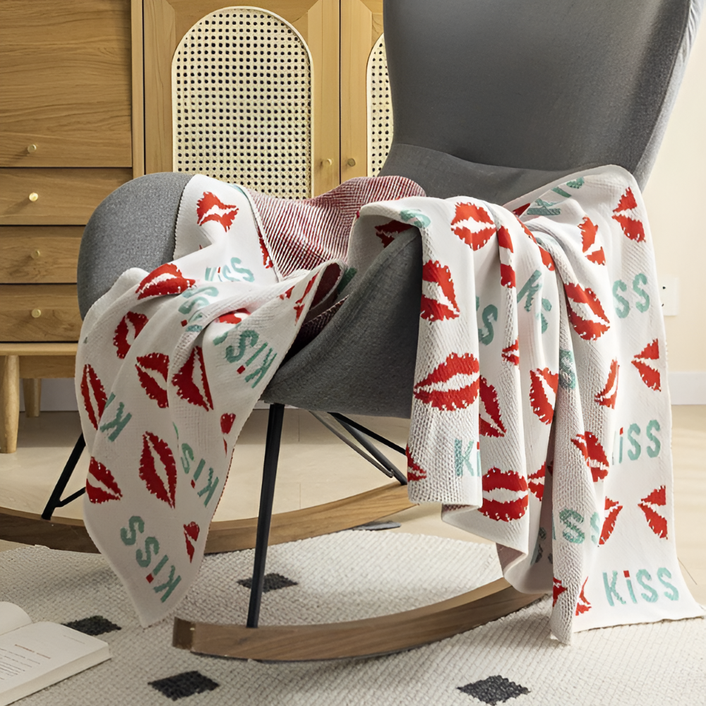 Koc Polarowy HeartiKnit w Kratę – Komfort i Elegancja w Twoim Wnętrzu 6