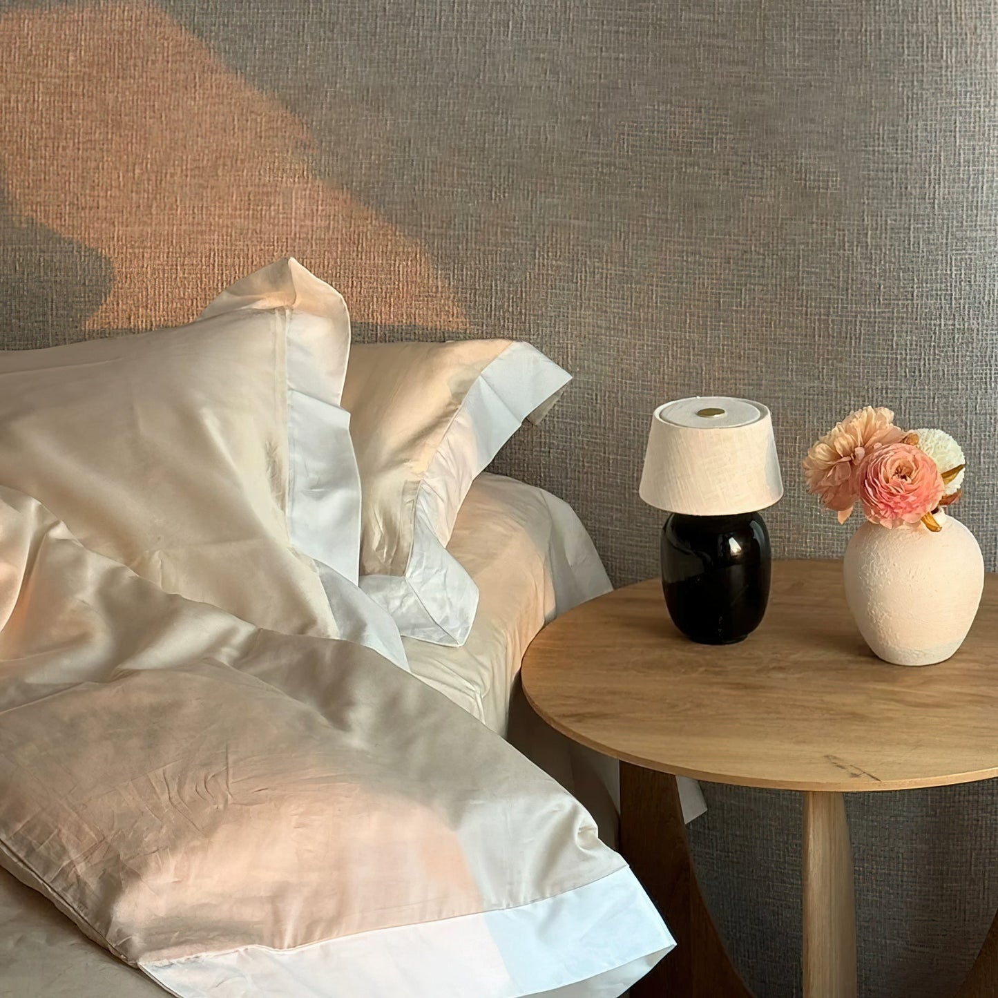 Lampa Stołowa Marie Ceramiczna – Stylowe Oświetlenie do Salonu 3