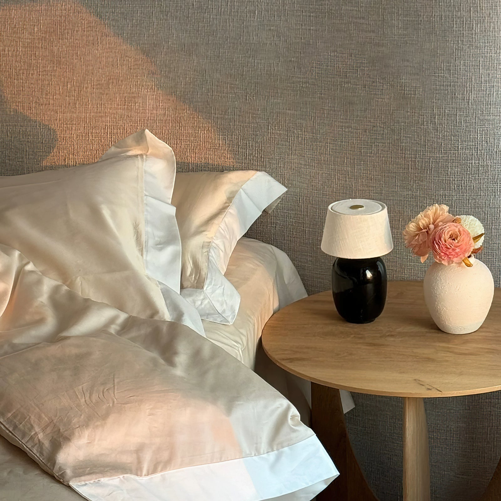 Lampa Stołowa Marie Ceramiczna – Stylowe Oświetlenie do Salonu 3
