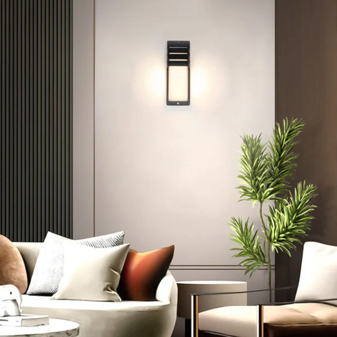 Lampa Zewnętrzna Zymor z Czujnikiem – Eleganckie Oświetlenie na Tarasie i w Ogrodzie 2