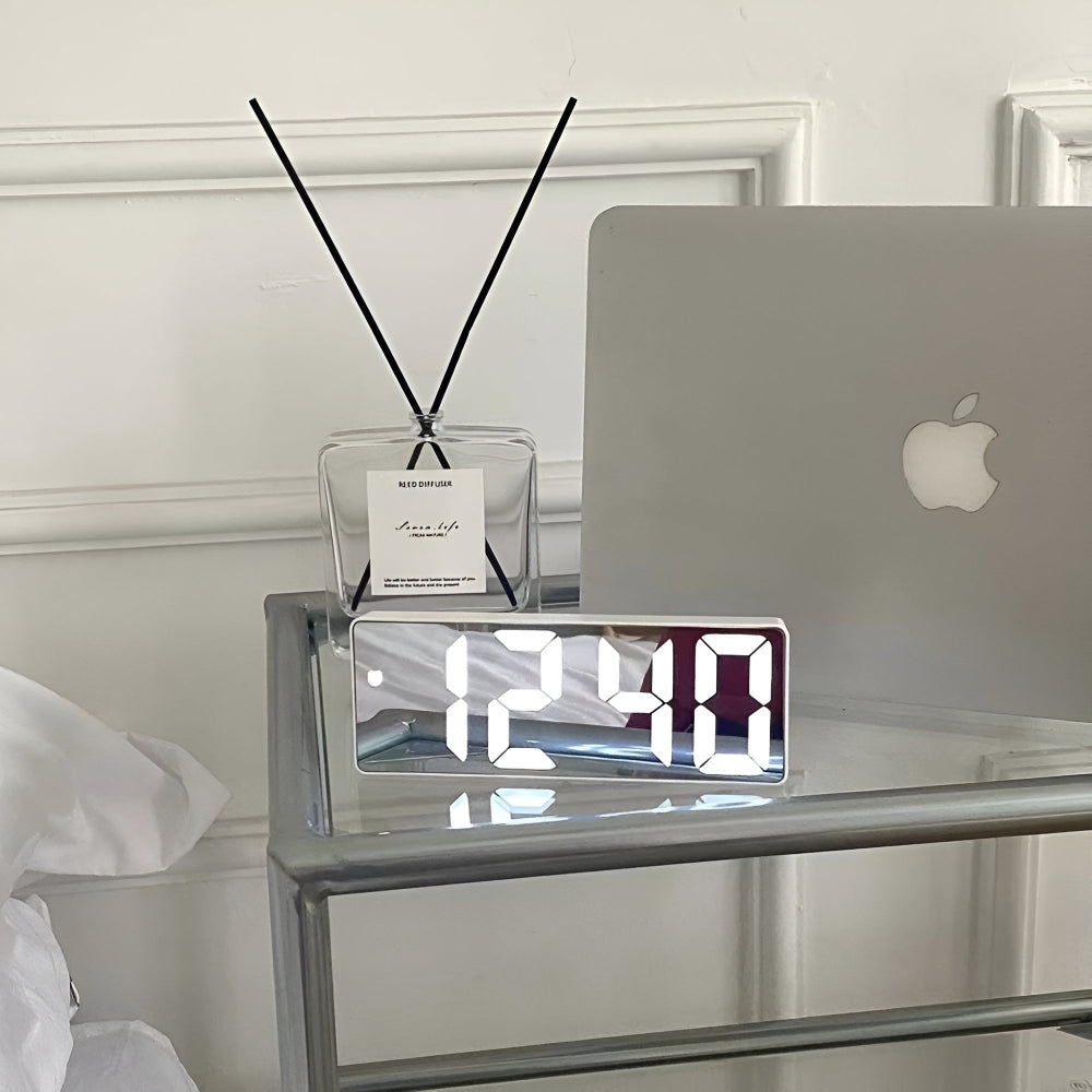 Lustrzany Budzik LED Cyfrowy – Nowoczesny Design i Elegancja 0