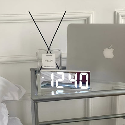 Lustrzany Budzik LED Cyfrowy – Nowoczesny Design i Elegancja 0