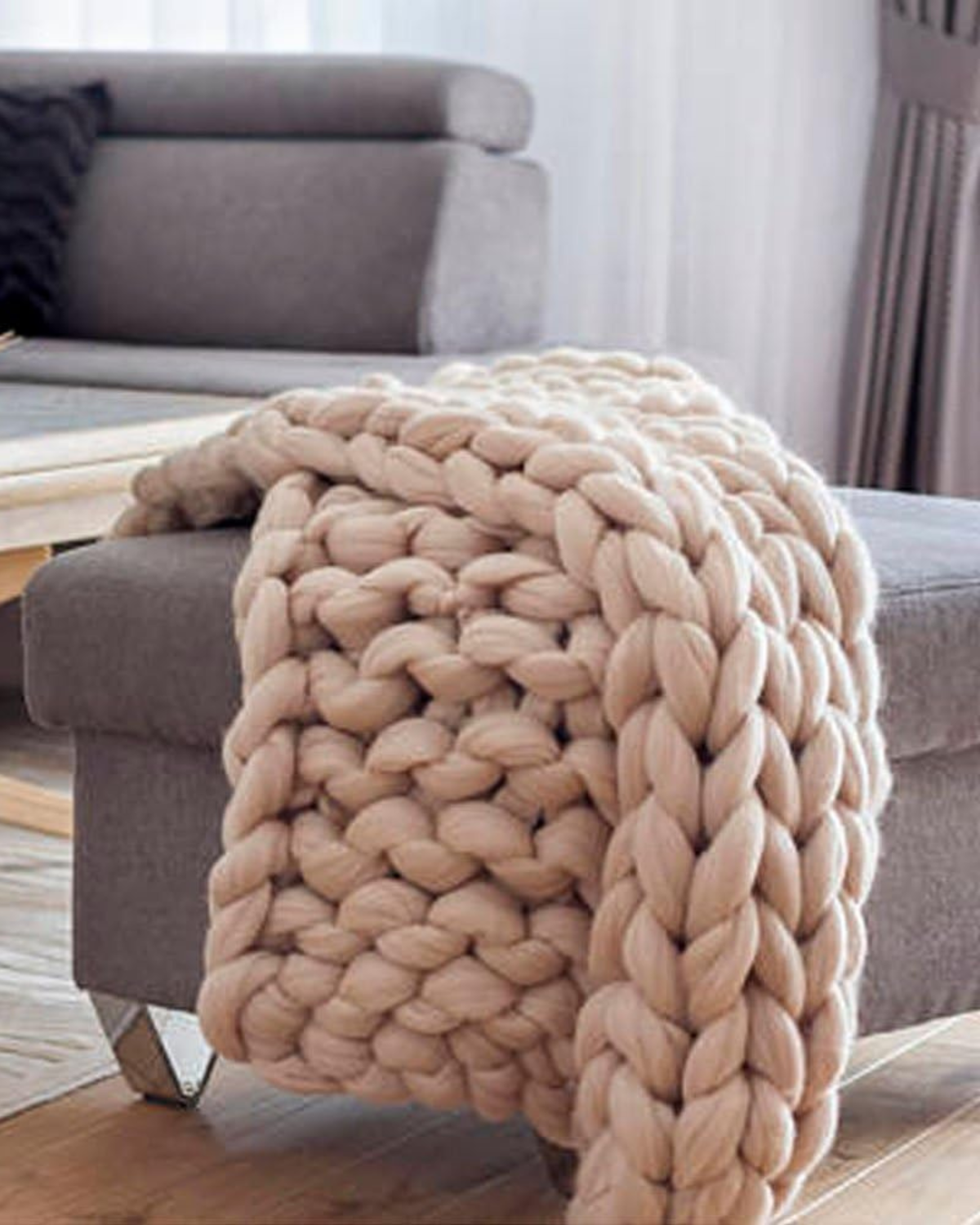 Majestatyczny Koc Ręcznie Robiony – Ciepło i Styl w Twoim Wnętrzu 3