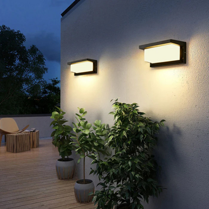 Nowoczesny Kinkiet Zewnętrzny z Czujnikiem – Elegancka Atmosfera Świetlna 2