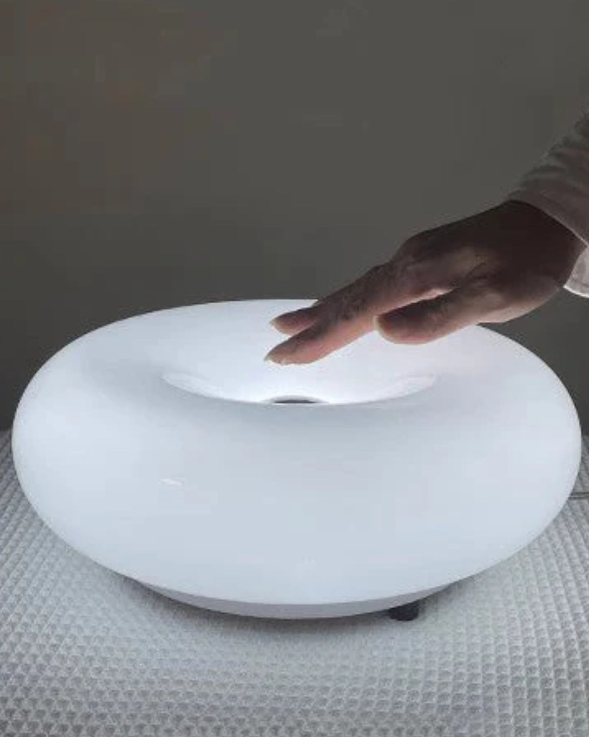 Okrągła Lampa Stołowa Bauhaus Szklana – Elegancka Atmosfera w Twoim Wnętrzu 2