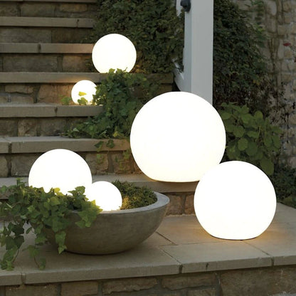 Sferyczna Lampa Ogrodowa LED – Kolorowe Oświetlenie do Twojego Ogrodu 1
