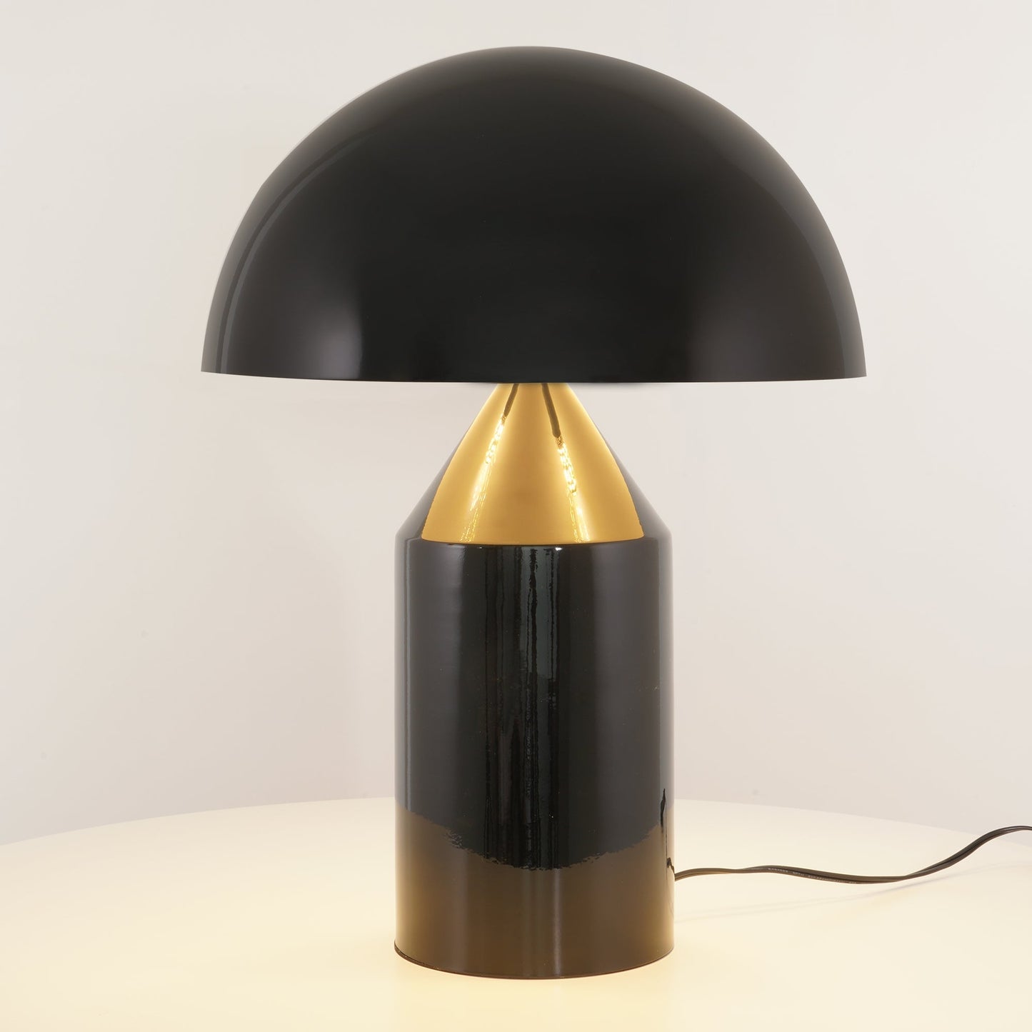 Stylowa Lampa Stołowa Atollo Metal – Nowoczesny Design i Przytulna Atmosfera 3
