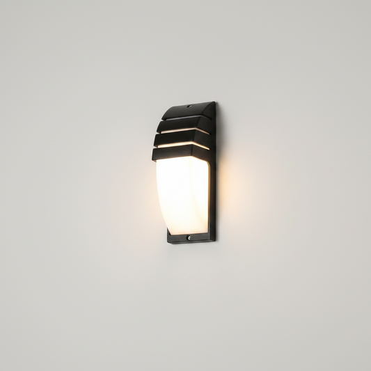 Lampa zewnętrzna - z czujnikiem aluminium i dąb