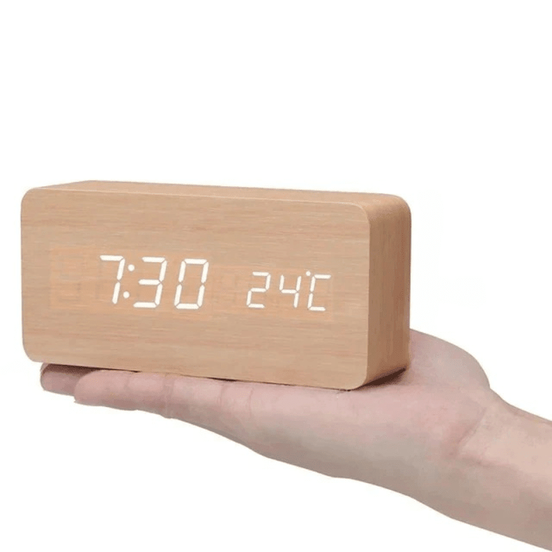 <strong>Woodsense Drewniany Zegar LED</strong> – <strong>Nowoczesny Design z Sterowaniem Głosowym</strong> 14
